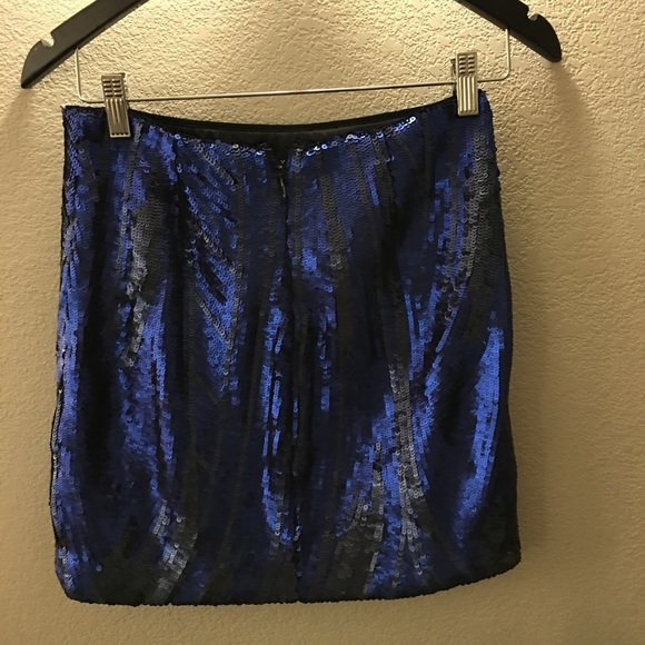 Bebe Holiday Blue sequin mini skirt Sz 4 - Picture 4 of 4